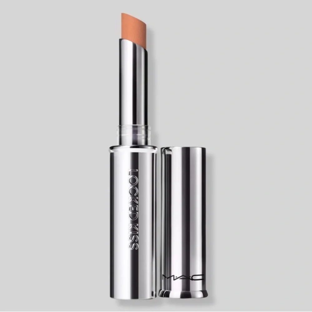 MAC TEASER Locked KISS 24hr Lipstick in Warm Brown